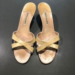 manolo blahnik alligatoe sandals
